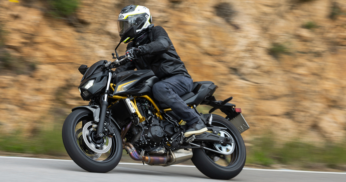 La Kawasaki Z650 s’offre une cure de jouvence pour l’été 2026