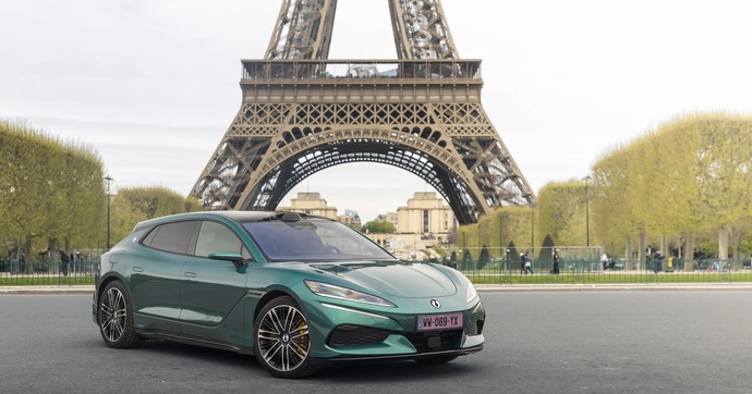 A Paris, la nouvelle marque de luxe Denza promet monts et merveilles dans la pure tradition de BYD