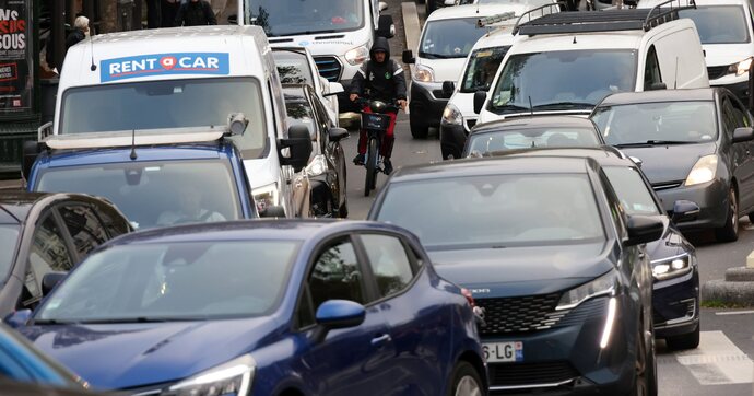 De moins en moins de voitures en Ile-de France, mais elles sont de plus en plus vieilles