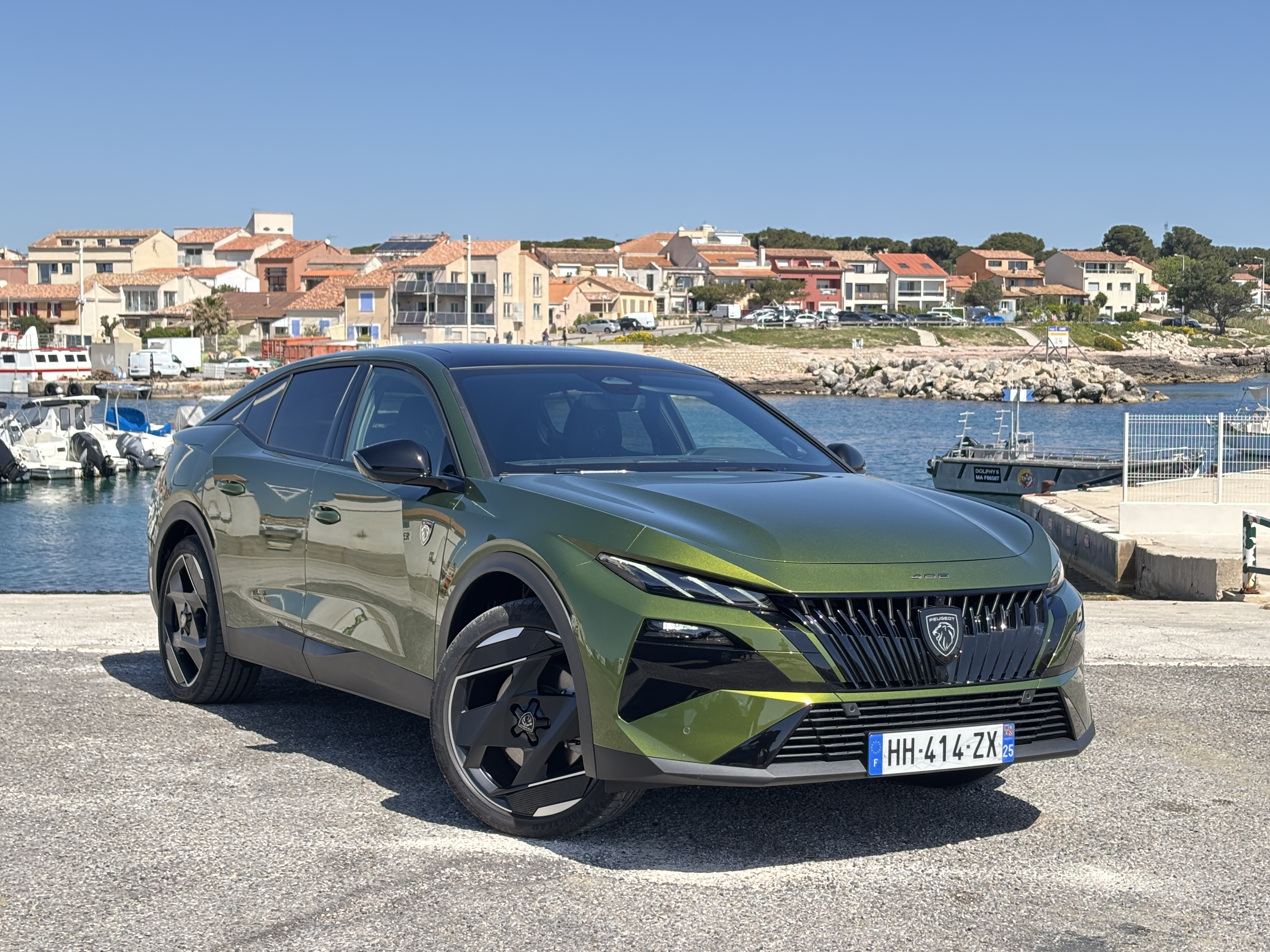 Voici les premières images de l'essai de la Peugeot 408 restylée +