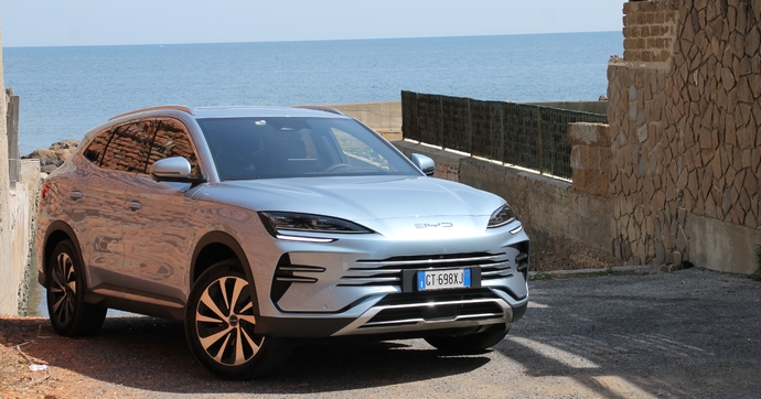 Les exportations de voitures chinoises électrifiées ont plus que doublé en mars. Est-ce réellement lié à la guerre en Iran ?