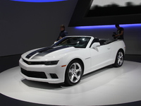 Vidéo en direct du salon de Francfort 2013 - Chevrolet Camaro restylée : l'Amérique à prix sympa