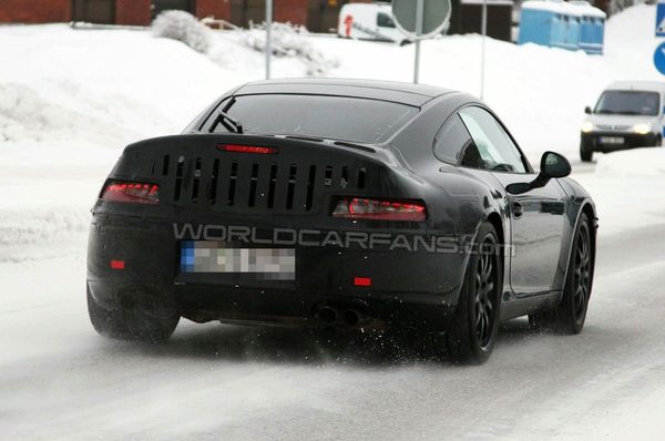 Spyshot : la prochaine Porsche 911 montre son postérieur à LED