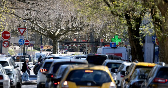 Malgré l’explosion des prix à la pompe, les Français roulent toujours autant...et toujours plus mal!