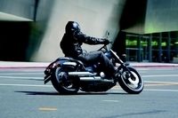 Nouveauté Honda : VT750C2B Shadow, le custom agressif