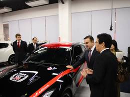 Qui veut la peau de Carlos Ghosn?