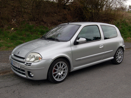 La p'tite sportive du lundi: Renault Clio RS !