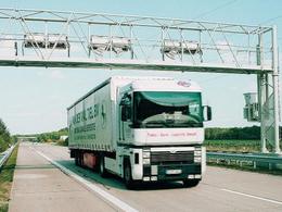 L’écotaxe poids-lourds repoussée au 1er janvier 2014