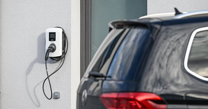 Le ministre de l’Économie veut booster la recharge électrique dans les copropriétés