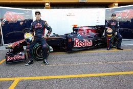 F1 : la Toro Rosso STR5 et ses belles moustaches