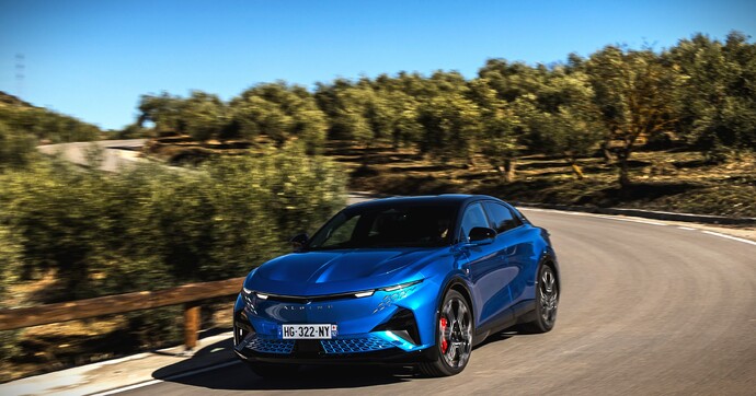 Alpine : le nouveau milliardaire tricolore, un Petit Poucet dans la cour des géants