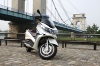 Essai Piaggio X10 350 : soit X10 une variable…