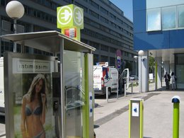 Insolite : des cabines téléphoniques deviennent des bornes de recharge électrique à Vienne !