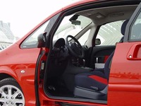 La beauté des laides - Le Peugeot 1007 : malgré, ou à cause de ses portières coulissantes, il n'a jamais été en tête des ventes