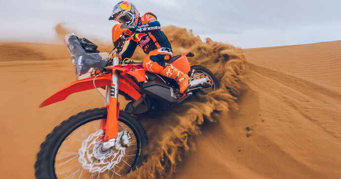 Seulement 100 exemplaires au monde : KTM lance sa 450 Rally Replica 2027, la reine du Dakar accessible à tous