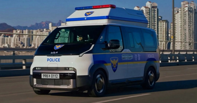 Ce petit van Kia de police est beaucoup plus malin qu’il n’y paraît