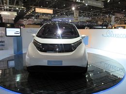 Bolloré Bluecar : une nouvelle usine de batteries sera construite en France