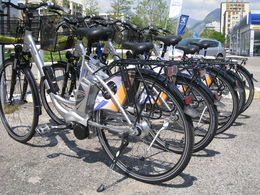 Peugeot Grenoble a adopté un parc locatif de vélos à assistance électrique !