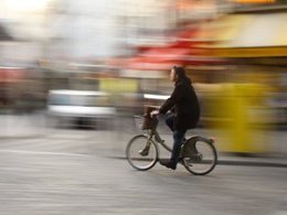 Paris met en place le double sens cyclable dans les zones 30