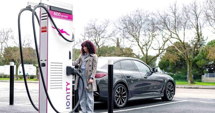 Voiture électrique: quelle carte de recharge choisir? Le grand guide pratique
