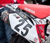 Supermotard, championnat de France 2011: "one shot" de Jean-Charles Decabooter à l'Alpe d'Huez pour le team Luc1 (interview)