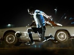 Lionel Messi, David Villa, Z.Zidane et une auto mystère