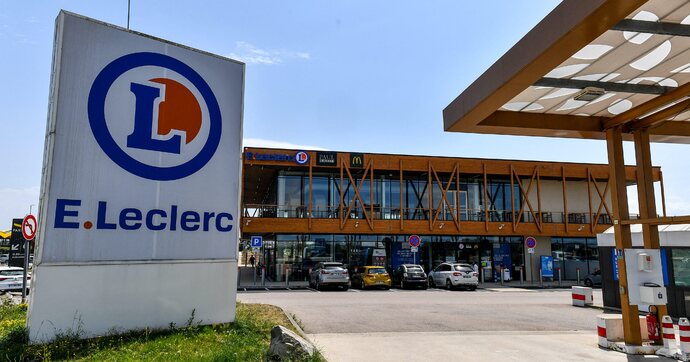 Boutiques d'autoroutes : jusqu’à 25 % d'écart pour le même produit, la bataille des prix gagne les aires de services