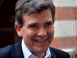 Pour Arnaud Montebourg, l'entreprise Heuliez "n'a pas d'avenir"