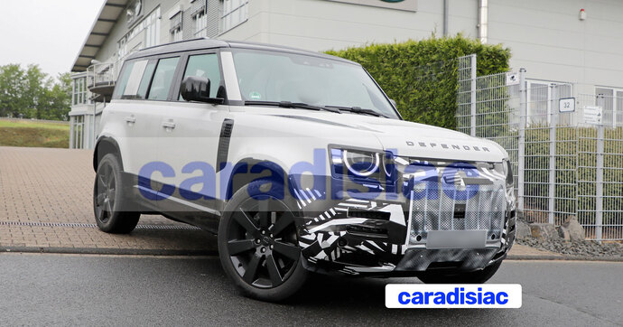 Après six années de présence dans les concessions, le Land Rover Defender va bénéficier d’une belle remise à niveau grâce à un restylage.