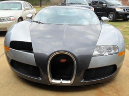 1001 chevaux et quelques poissons : La Bugatti Veyron noyée dans un lac est maintenant à vendre