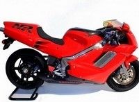 Des motos, bien sûr...