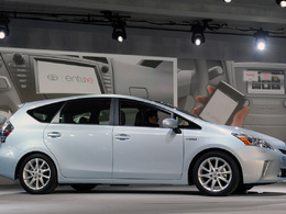 Le lancement de la Toyota Prius V reporté suite aux catastrophes japonaises