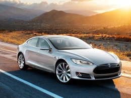 Tesla déjà dans la tourmente après la plainte d'un client pour une accélération involontaire