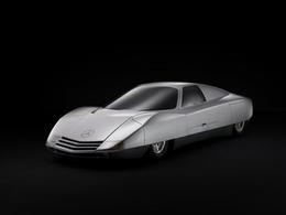 Une Mercedes C111 abîmée par un cambrioleur pas très malin