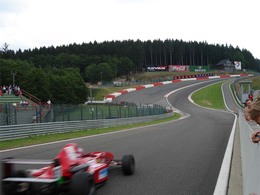 Vous pensiez qu'une F1 était rapide ? Regardez ceci.