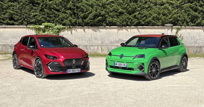 Renault 5 VS Renault Clio : le match de vos voitures préférées