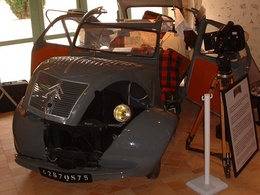 Réponse à la question du jour n°177 : comment s’est disloquée la 2 CV de Bourvil dans le film « Le corniaud » ?