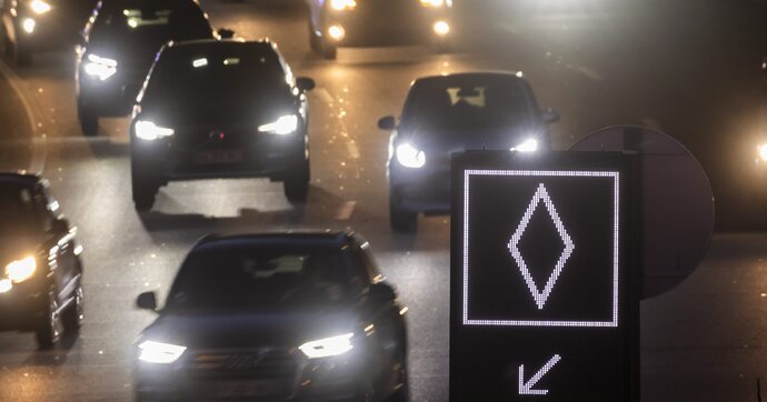 Pourquoi les automobilistes utilisant les nouvelles voies de covoiturage autour de Paris roulent plus vite que les autres