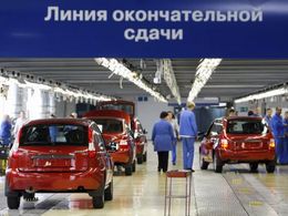 AvtoVaz replonge au premier semestre 2013