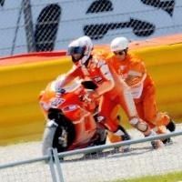 Moto GP: Casey Stoner entraîne-t-il Ducati dans ses chutes ?