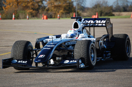 Formule 1 : voilà une F1 2009 ! OK, c'est moche mais ...