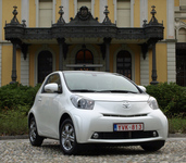 Essai vidéo -Toyota iQ : le cube à bobos