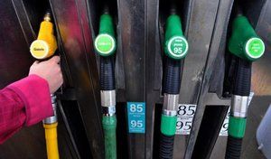Carburants : hausse du pétrole écologie punitive la double sanction