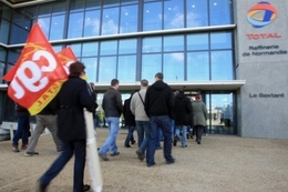 Midi Pile - Grève chez Total : la pénurie de carburants menace