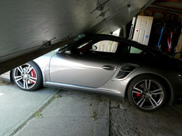 Mauvaise surprise au réveil pour un journaliste américain : son fils a détruit la 911 Turbo prêtée par Porsche