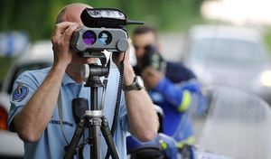 Les gendarmes expliquent avec ironie comment ne jamais se faire flasher