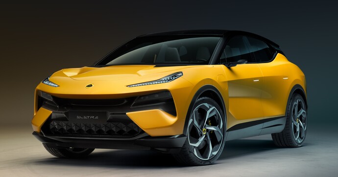 En plein boom de l'électrique, Lotus revient au thermique avec son SUV Eletre X et prépare un bloc V8