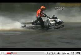 Réveil Auto - Et si on faisait de la moto neige sur un étang ?