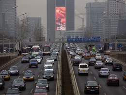 Pékin a fermé des aéroports et des autoroutes pour réduire la pollution
