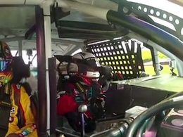 Le patron de Toyota en piste aux côtés de Kyle Busch